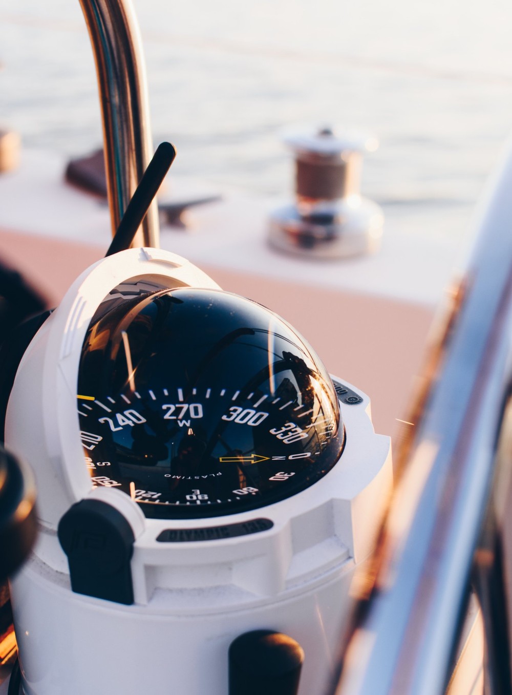 Compass icon representing Aphias Capital's strategic guidance